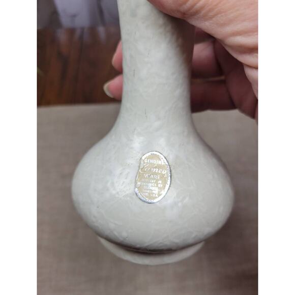 Vintage Shawnee Vase, Cameo Gray, Scalloped Label, Mid Century 1950's - Picture 6 of 6